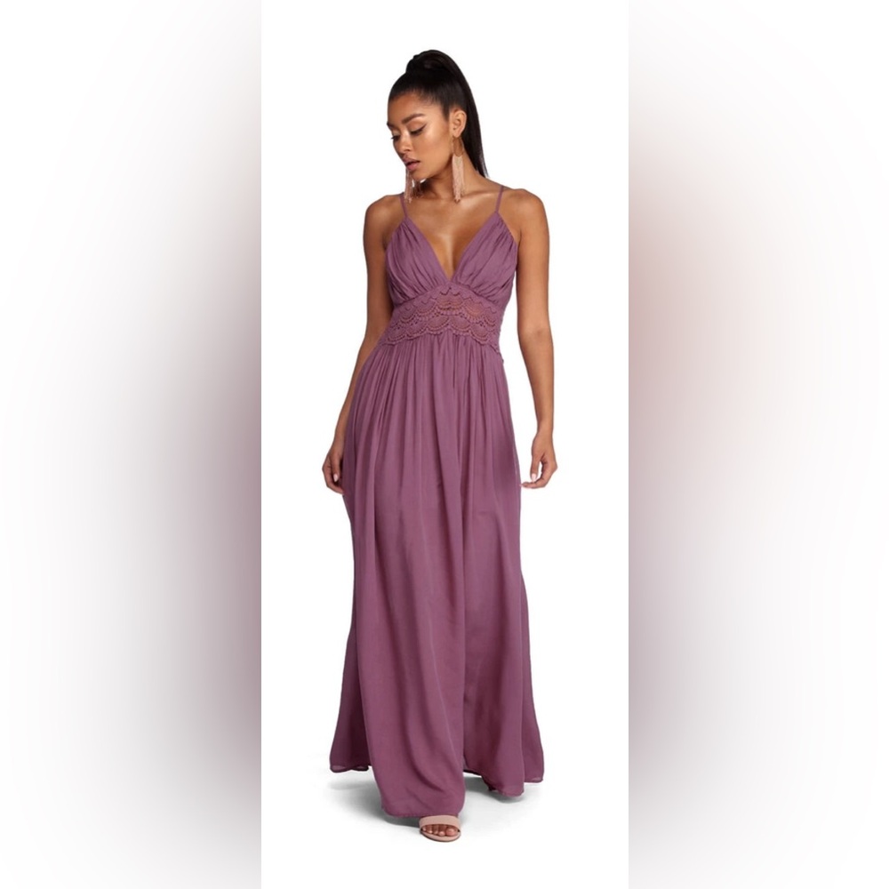 Windsor Size S Stunning Maxi Dress to Dress up or Down. Crochet cut out details.